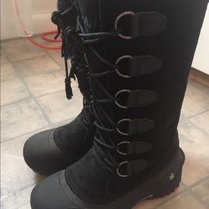 Baffin snow boots (respected Canadian brand)